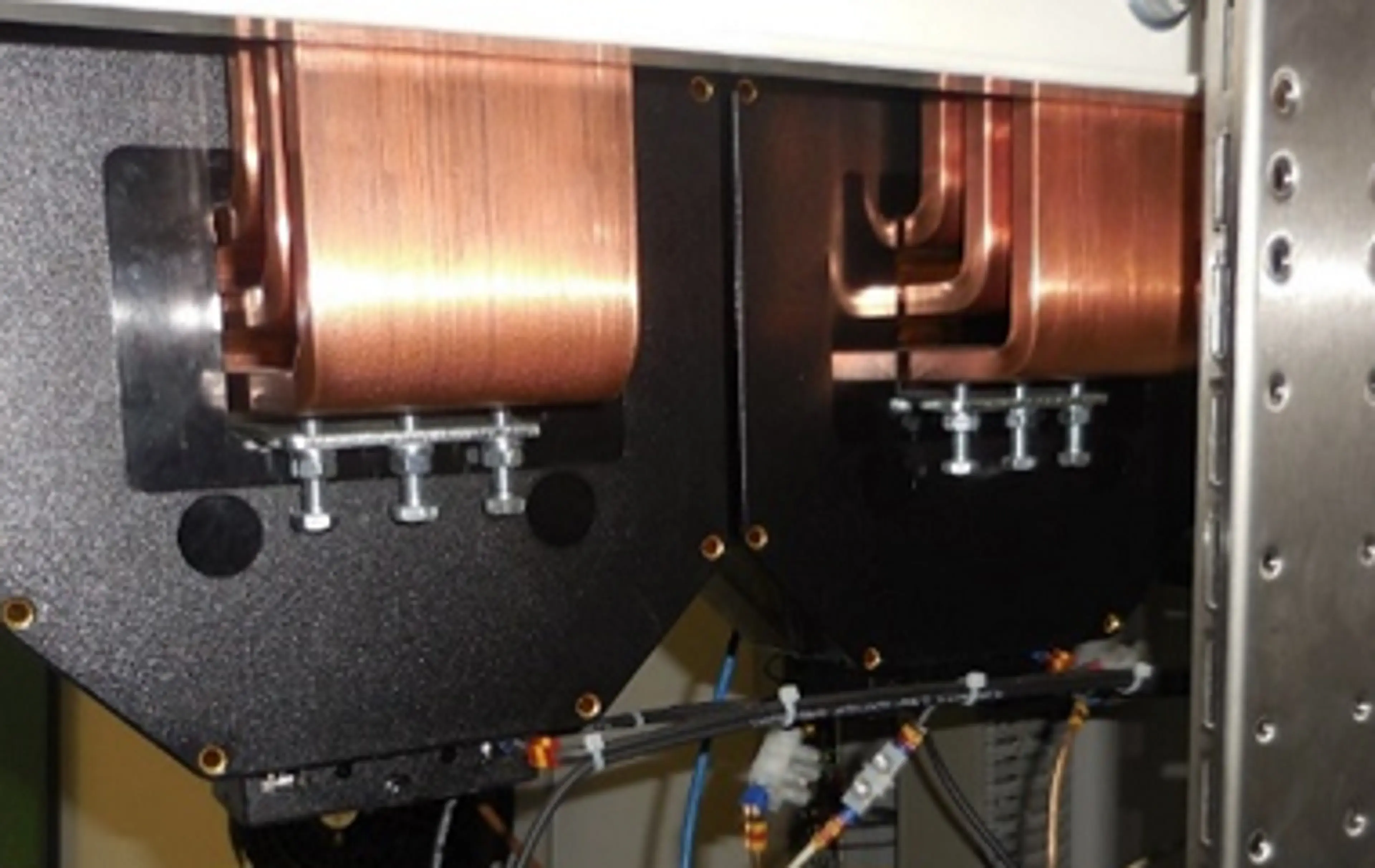 Limited mounting space required with RM200-E10/4